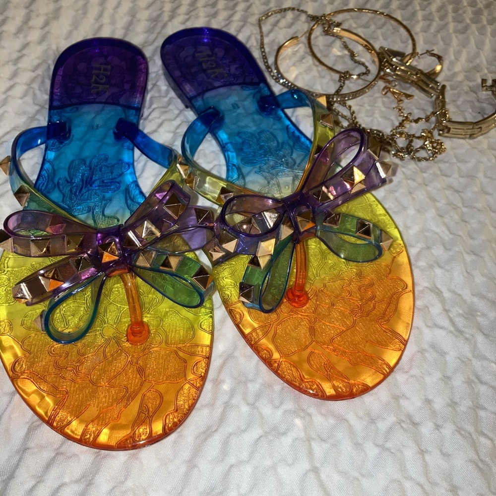 H2K Sandals - Picture 3 of 3